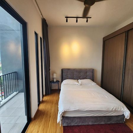 Beacon Executive Suites Джордж Таун Екстериор снимка