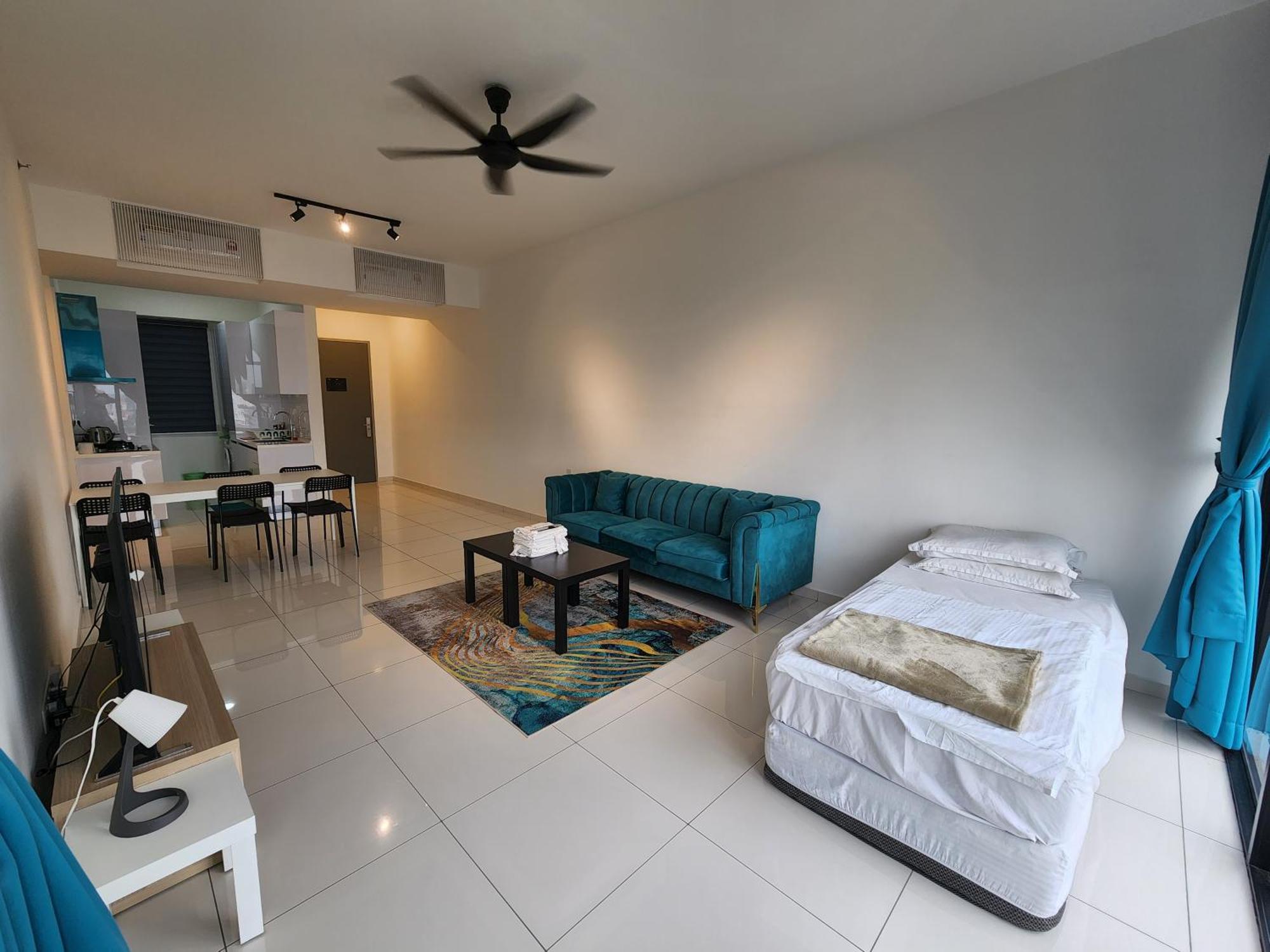 Beacon Executive Suites Джордж Таун Екстериор снимка