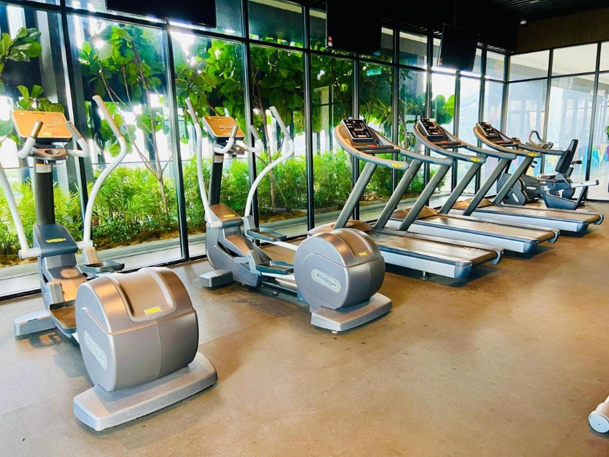 Beacon Executive Suites Джордж Таун Екстериор снимка